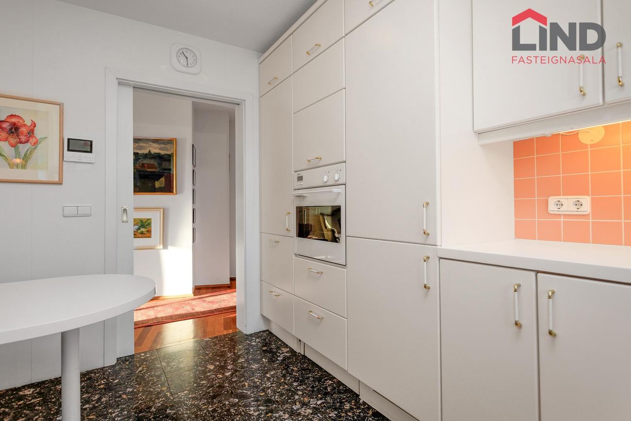 Sléttuvegur 17, 103 Reykjavík