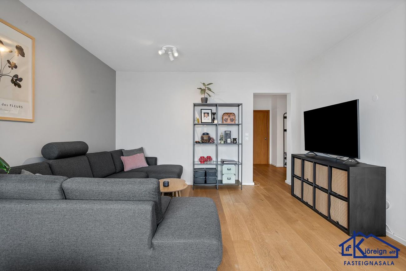 Álftamýri 32, 108 Reykjavík