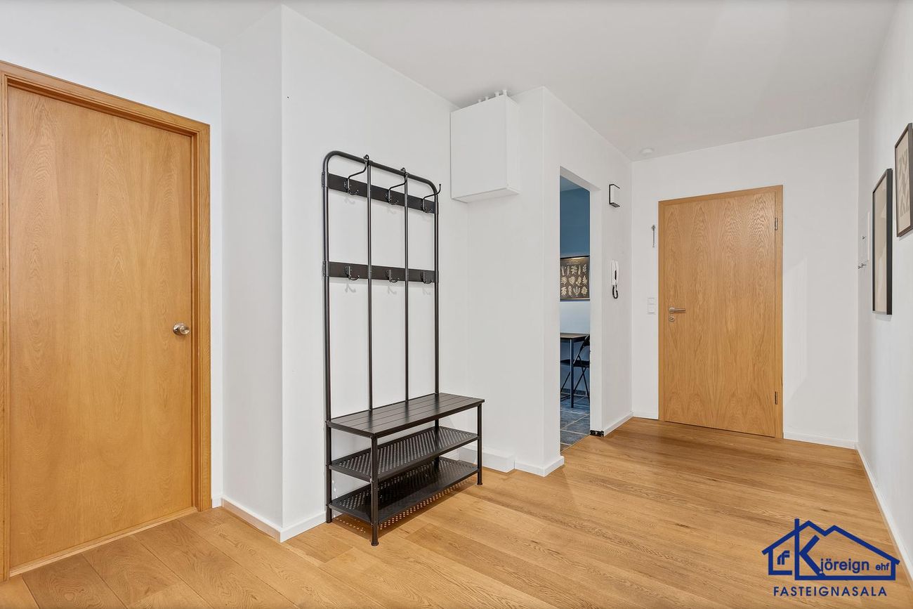 Álftamýri 32, 108 Reykjavík