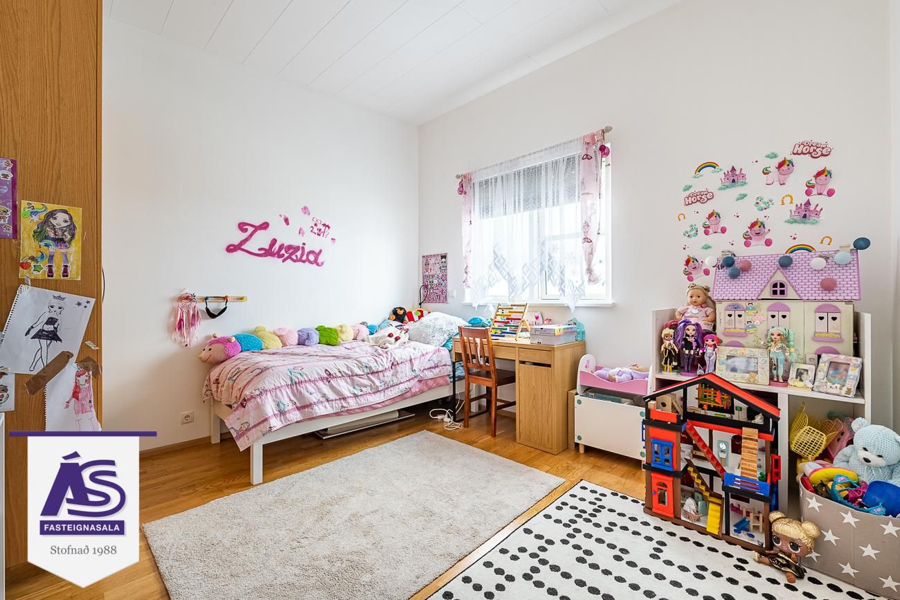 Tjarnabraut 14, 260 Reykjanesbær