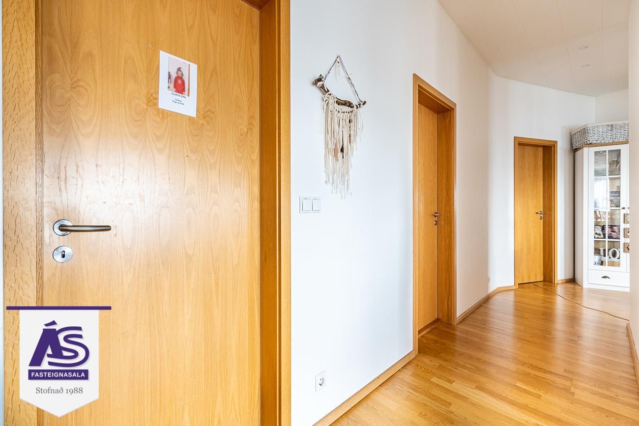 Tjarnabraut 14, 260 Reykjanesbær