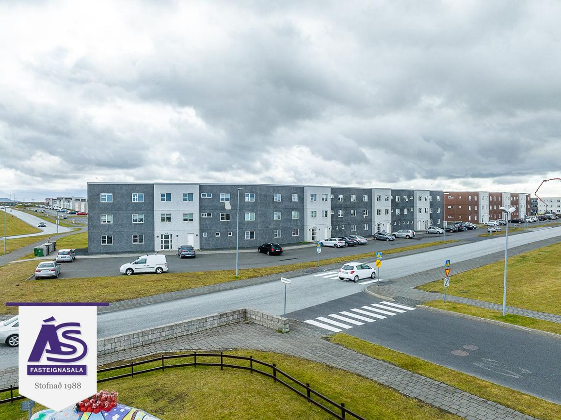 Tjarnabraut 14, 260 Reykjanesbær