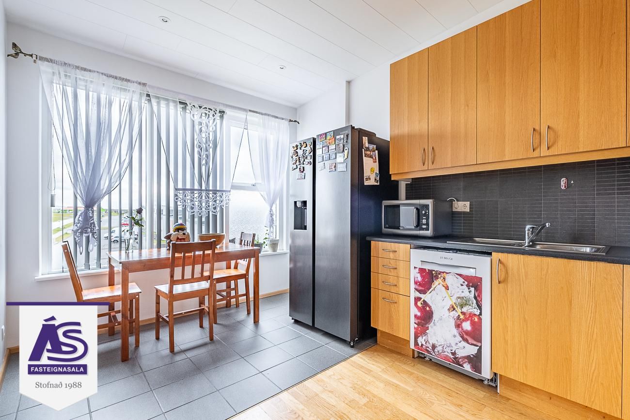 Tjarnabraut 14, 260 Reykjanesbær