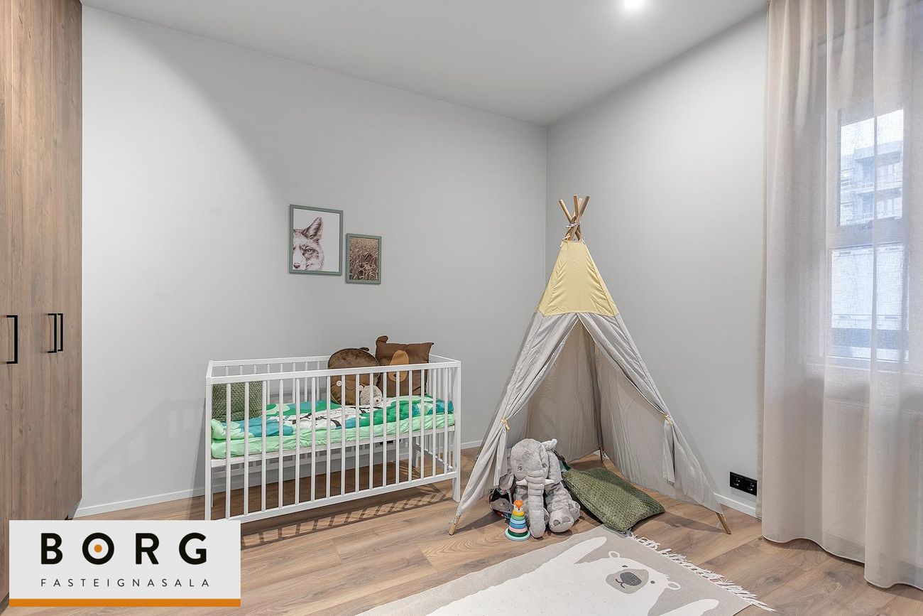 Áshamar 42 - 0103, 221 Hafnarfjörður