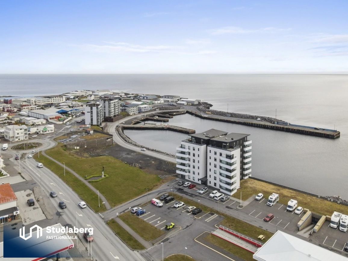 Pósthússtræti 1, 230 Reykjanesbær