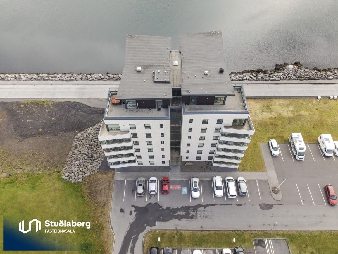Pósthússtræti 1, 230 Reykjanesbær