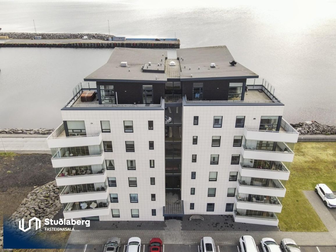 Pósthússtræti 1, 230 Reykjanesbær