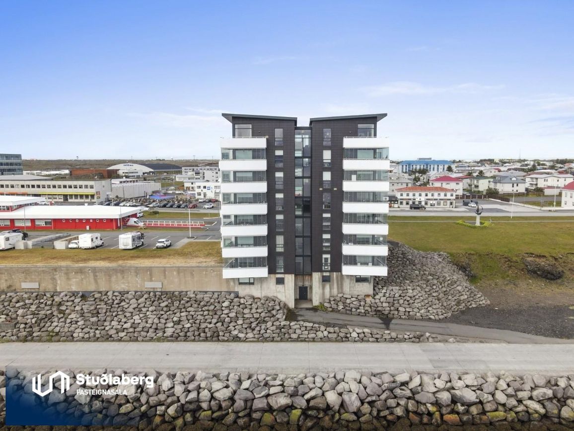 Pósthússtræti 1, 230 Reykjanesbær