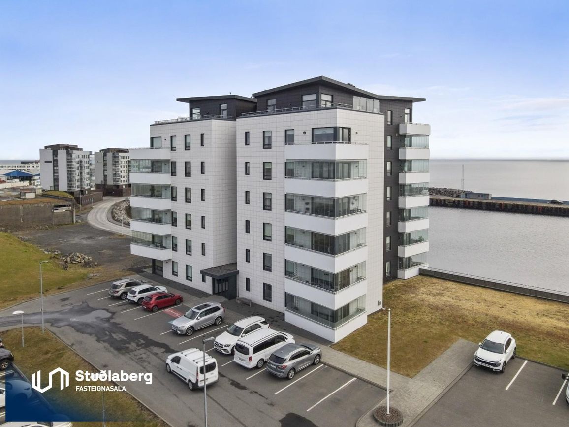 Pósthússtræti 1, 230 Reykjanesbær