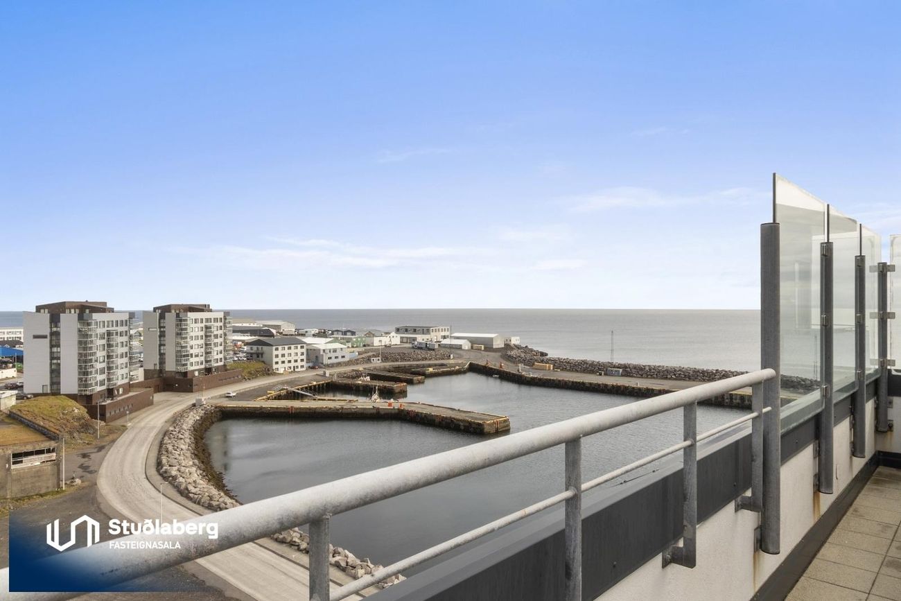 Pósthússtræti 1, 230 Reykjanesbær