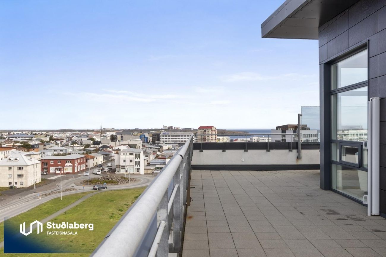 Pósthússtræti 1, 230 Reykjanesbær
