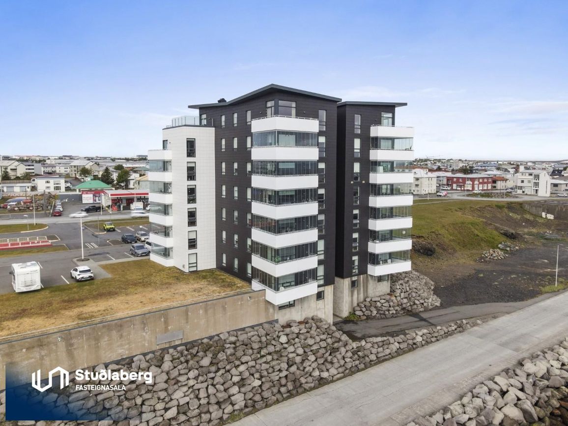 Pósthússtræti 1, 230 Reykjanesbær