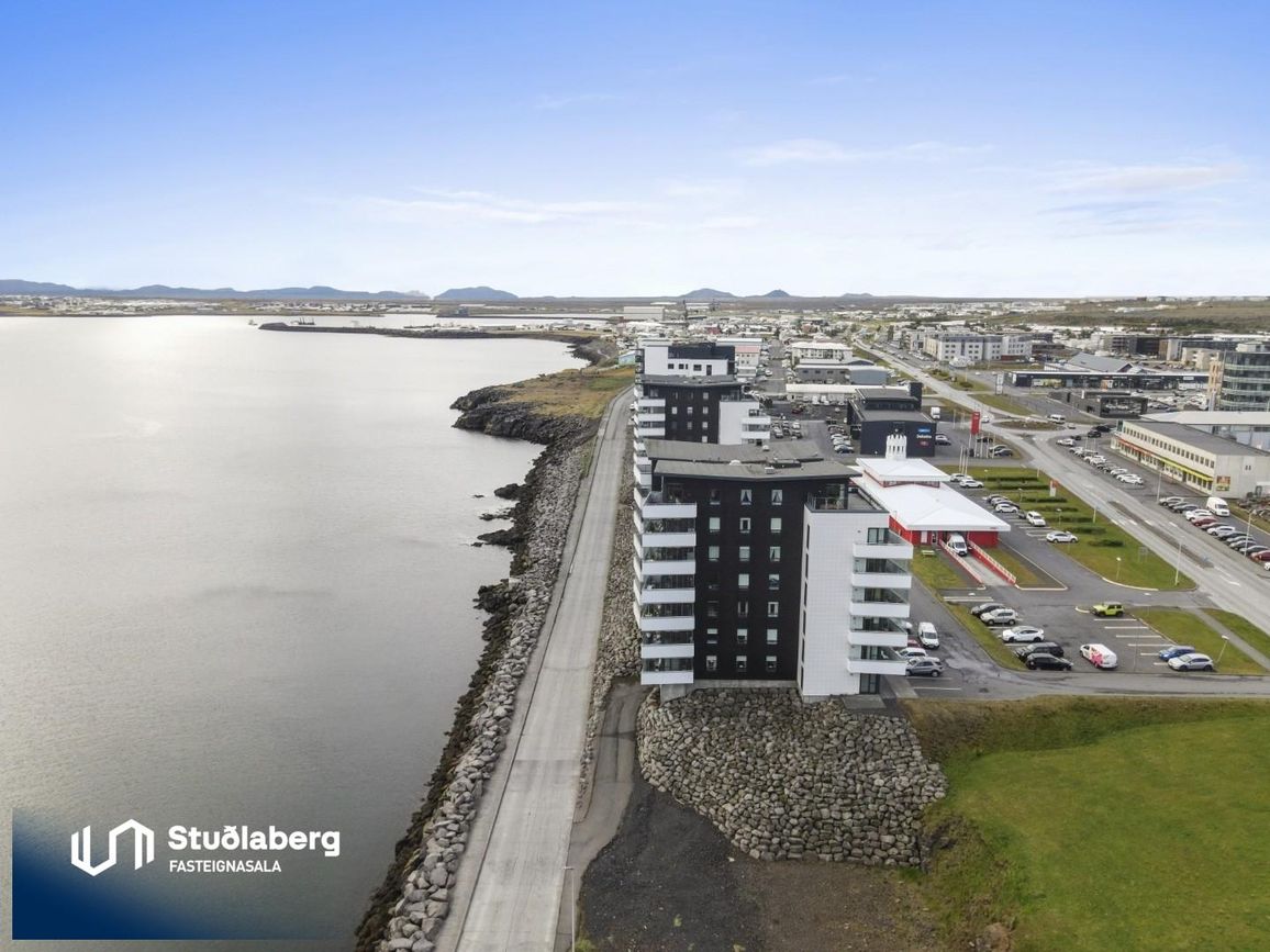 Pósthússtræti 1, 230 Reykjanesbær