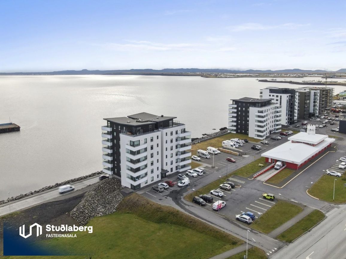 Pósthússtræti 1, 230 Reykjanesbær