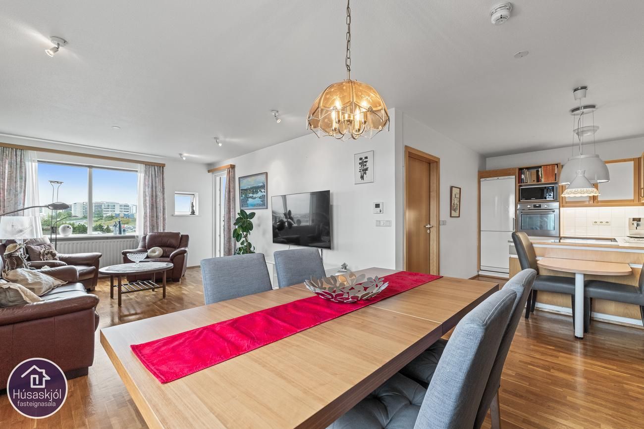 Árskógar 6, 109 Reykjavík