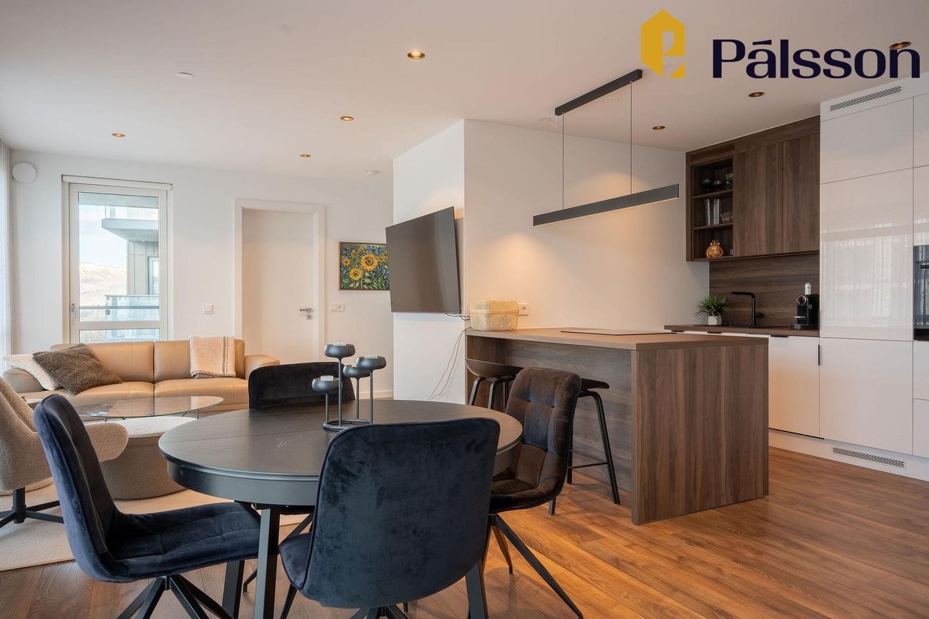 Grensásvegur 1B, 108 Reykjavík