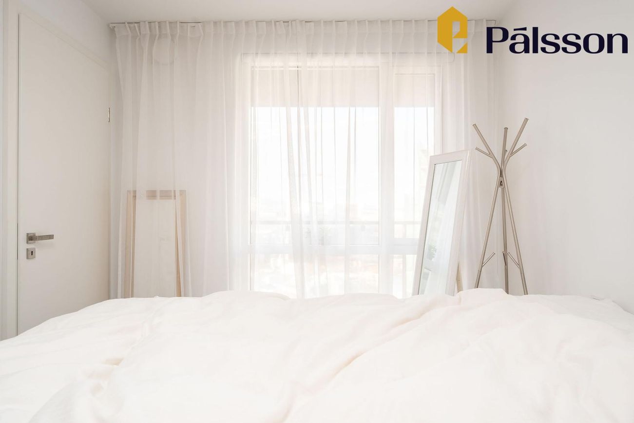 Grensásvegur 1B, 108 Reykjavík