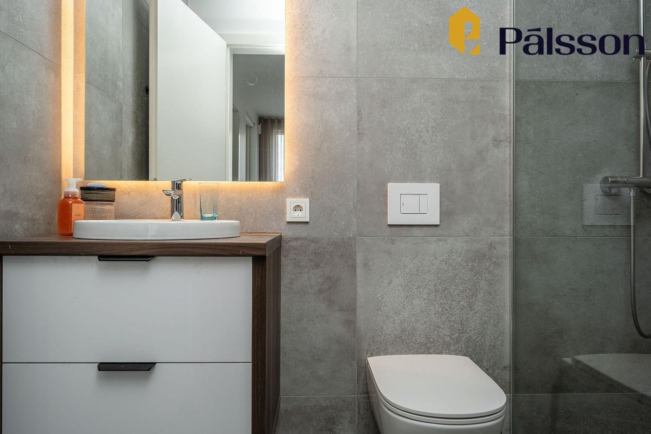 Grensásvegur 1B, 108 Reykjavík