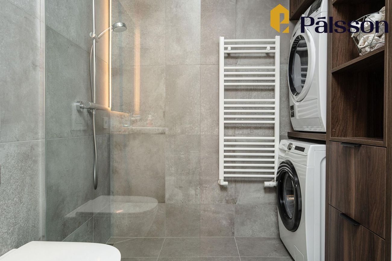 Grensásvegur 1B, 108 Reykjavík