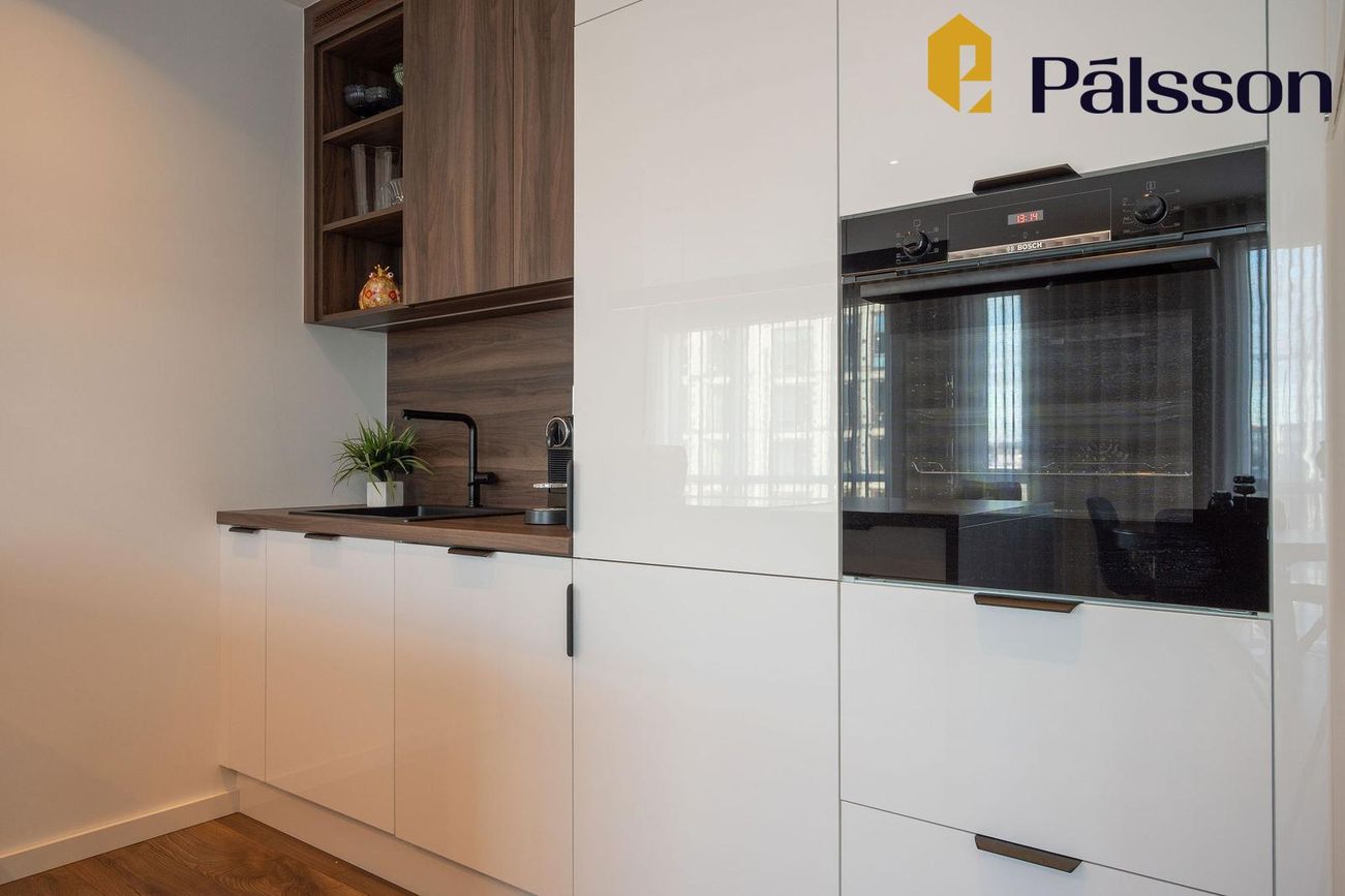 Grensásvegur 1B, 108 Reykjavík