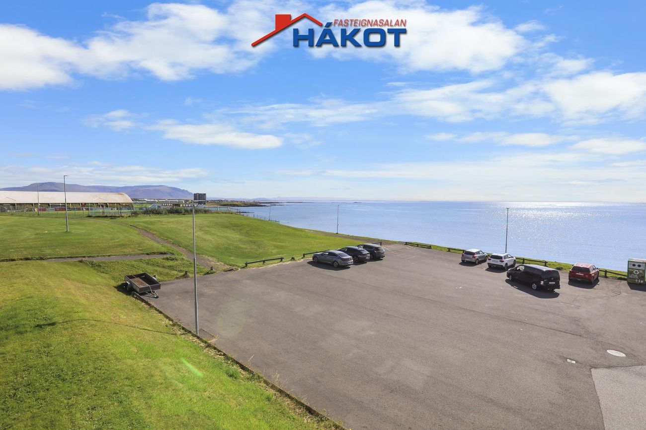 Jaðarsbraut 39, 300 Akranes