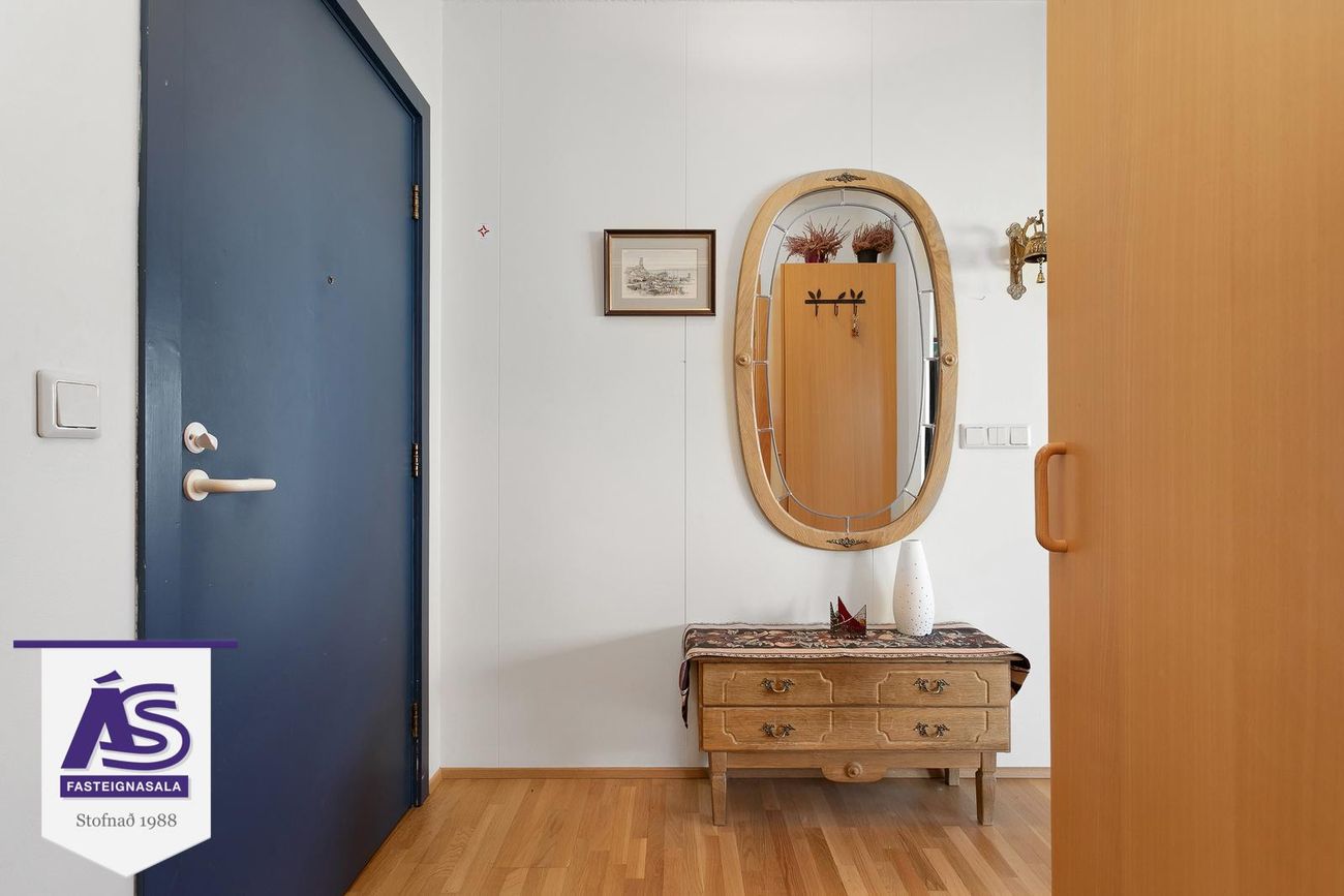 Hjallabraut 33, 220 Hafnarfjörður