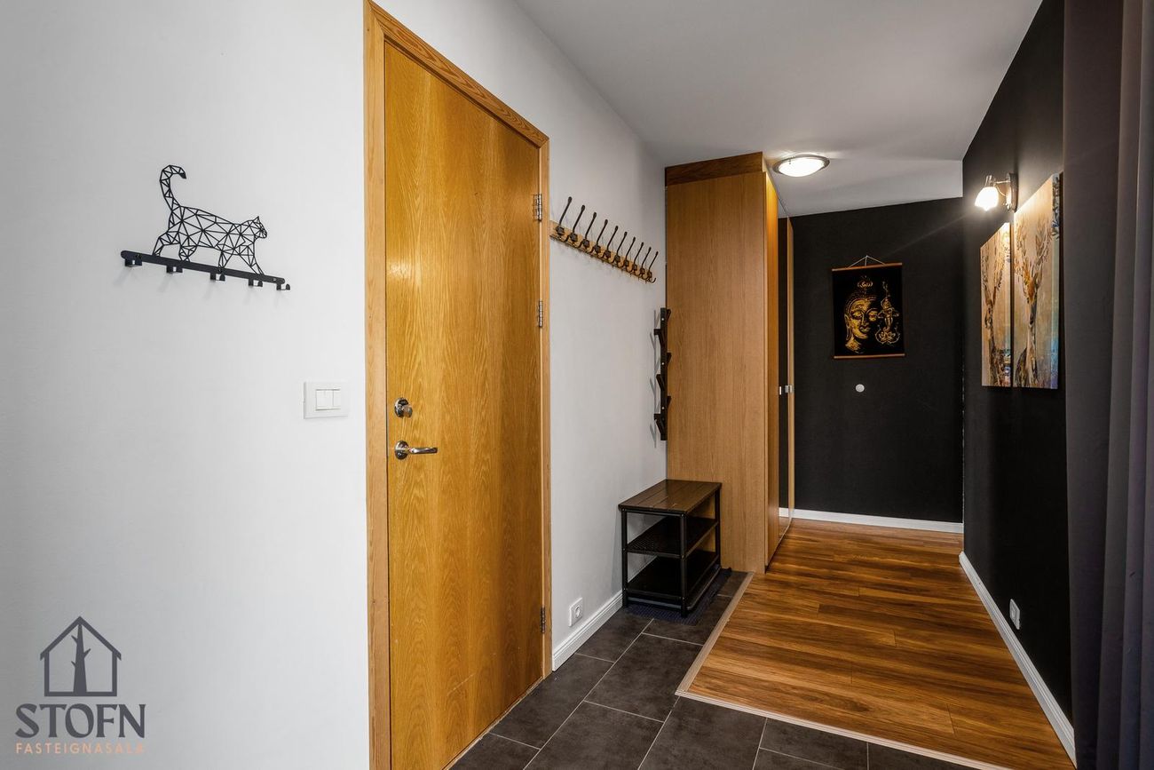 Hrafnhólar 6, 111 Reykjavík