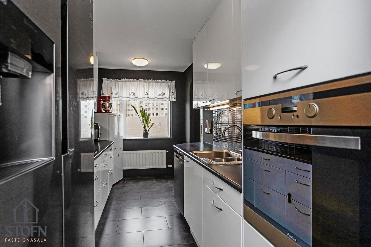 Hrafnhólar 6, 111 Reykjavík