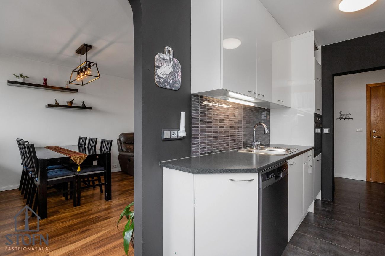 Hrafnhólar 6, 111 Reykjavík