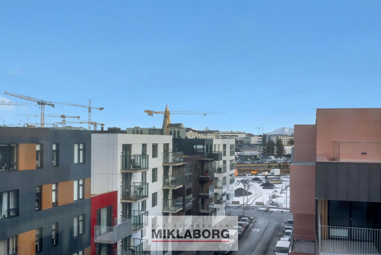 Smyrilshlíð 12, 102 Reykjavík