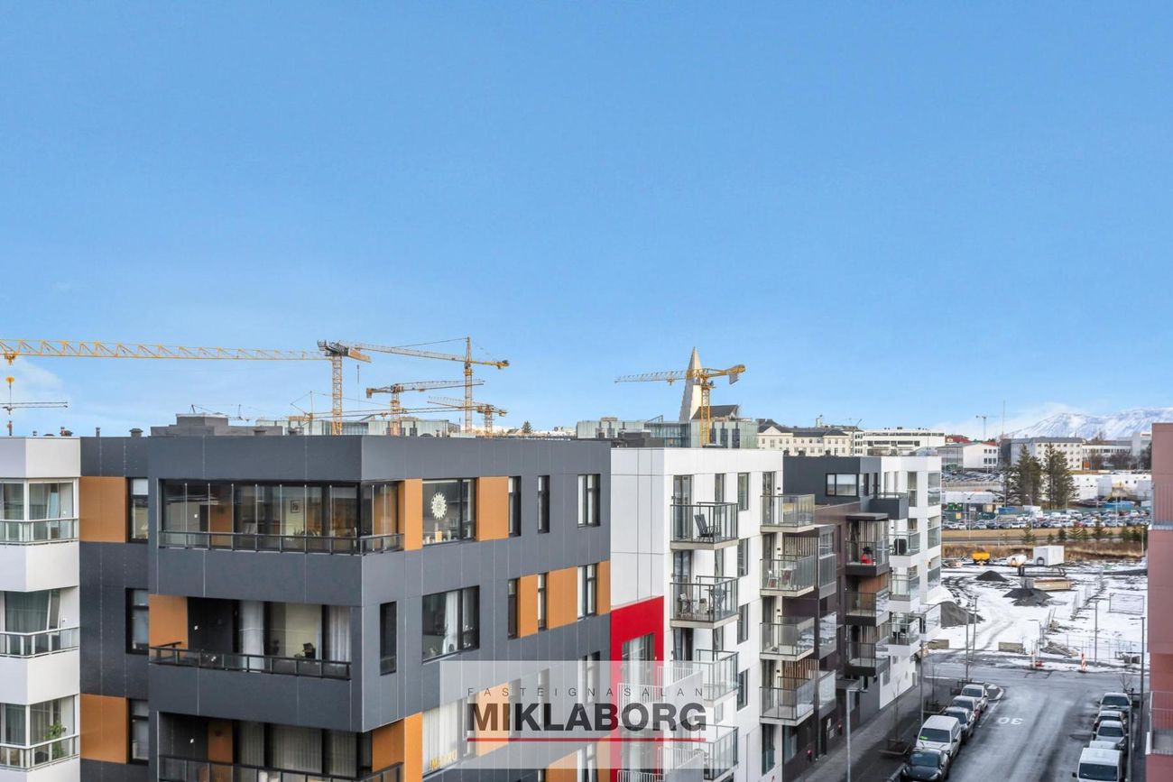 Smyrilshlíð 12, 102 Reykjavík