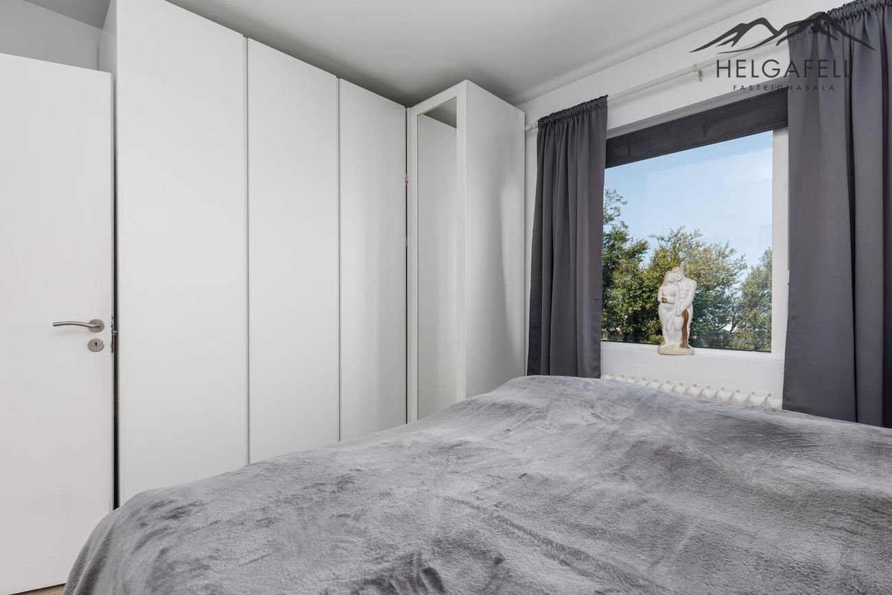 Móabarð 8, 220 Hafnarfjörður