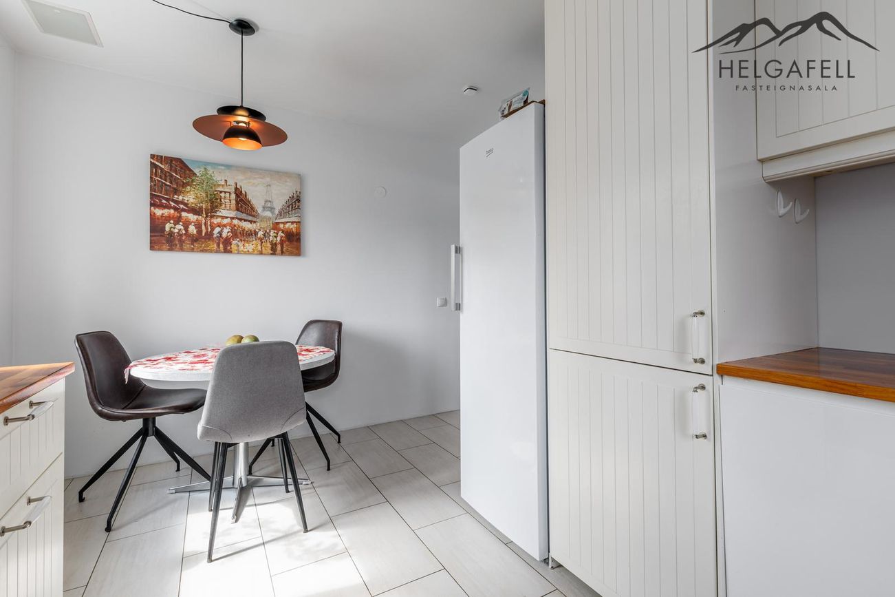 Móabarð 8, 220 Hafnarfjörður