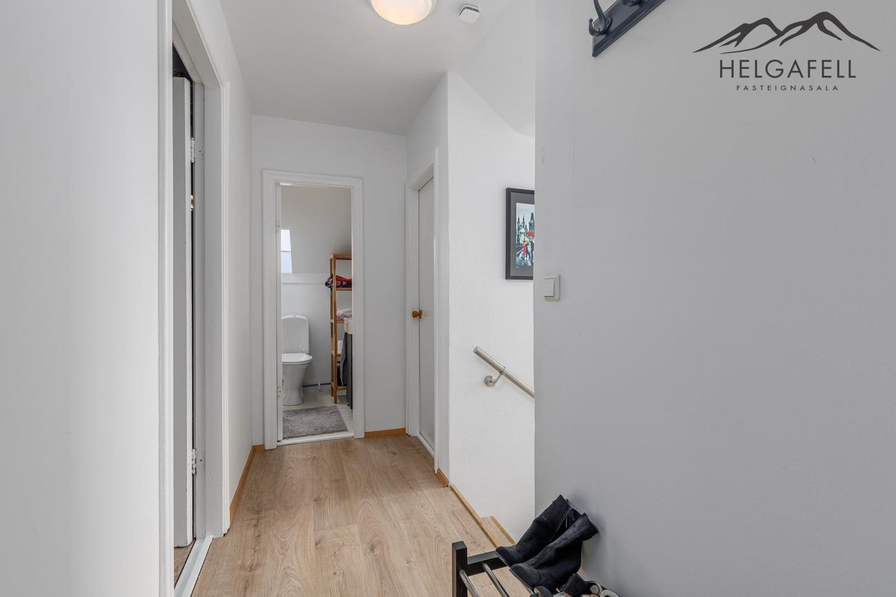 Móabarð 8, 220 Hafnarfjörður