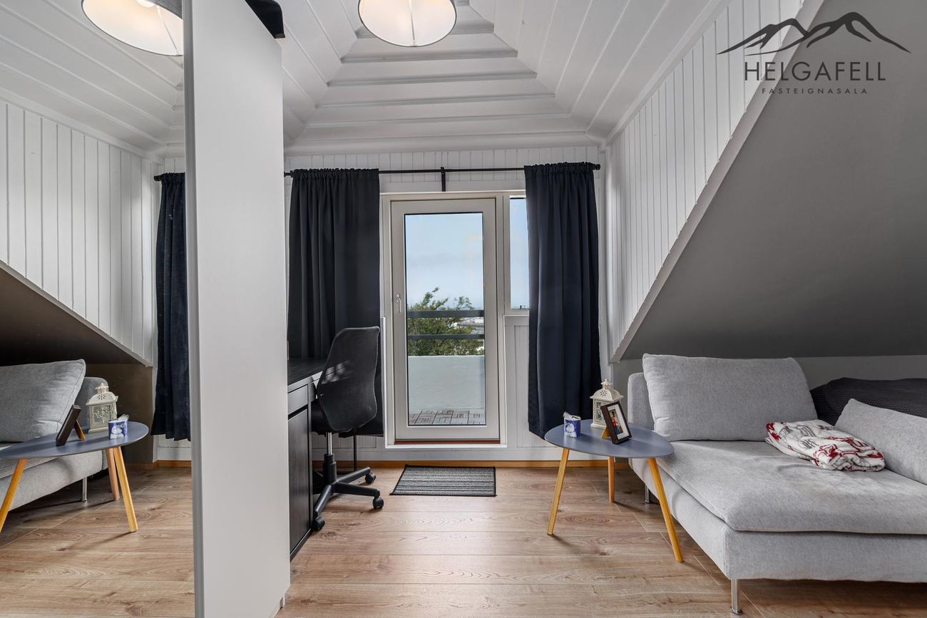 Móabarð 8, 220 Hafnarfjörður