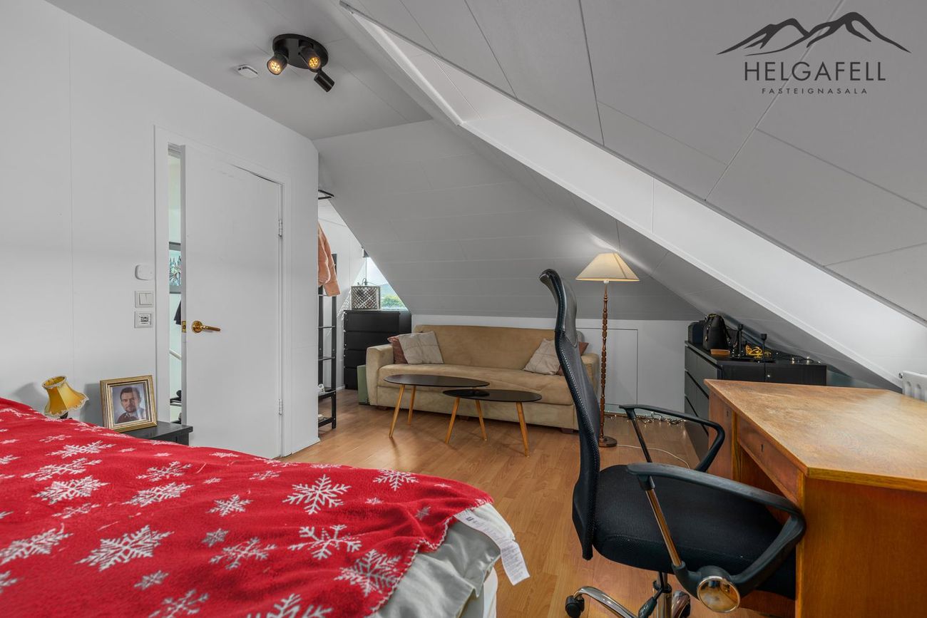 Móabarð 8, 220 Hafnarfjörður