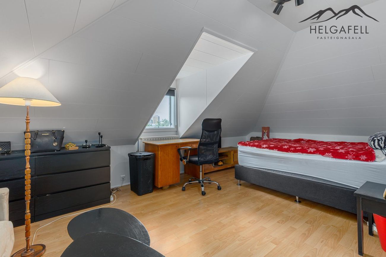 Móabarð 8, 220 Hafnarfjörður