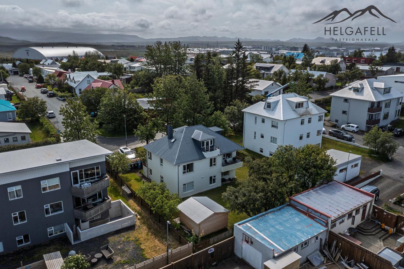 Móabarð 8, 220 Hafnarfjörður