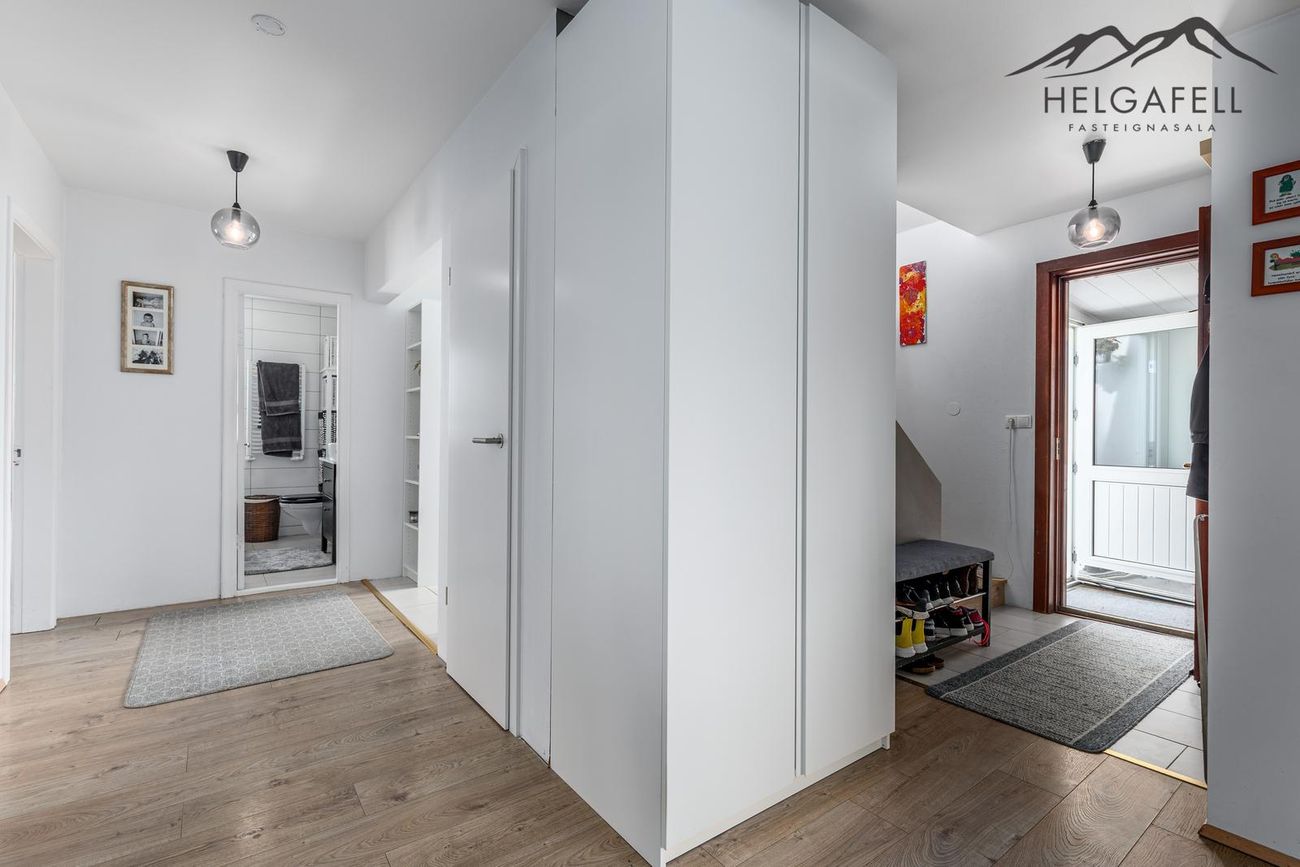 Móabarð 8, 220 Hafnarfjörður