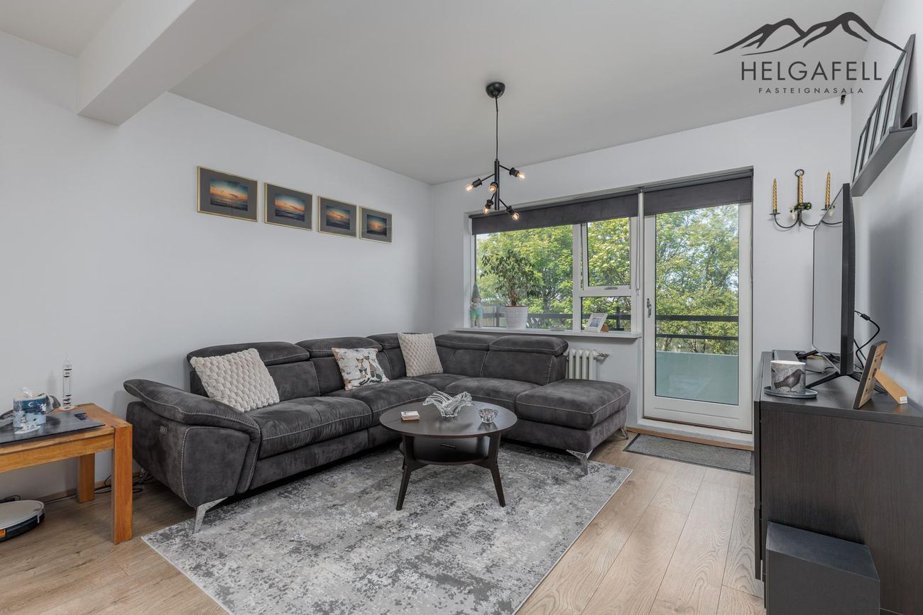 Móabarð 8, 220 Hafnarfjörður