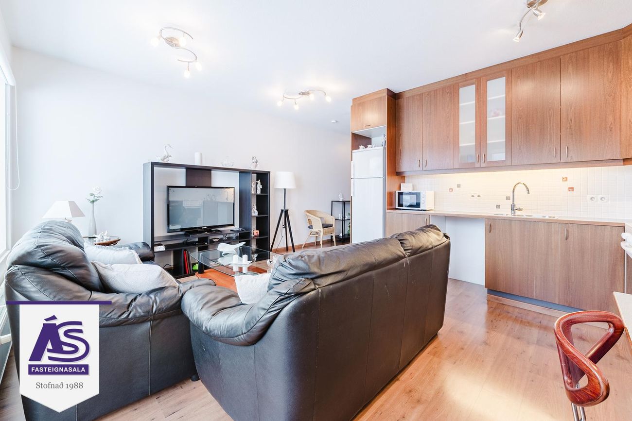 Klapparhlíð 32, 270 Mosfellsbær