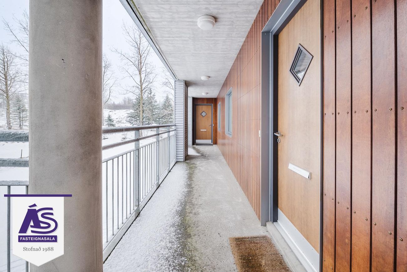 Klapparhlíð 32, 270 Mosfellsbær