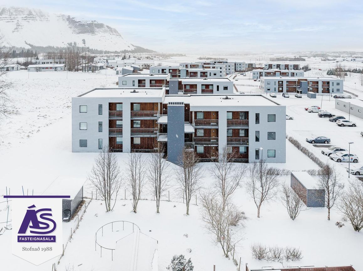 Klapparhlíð 32, 270 Mosfellsbær
