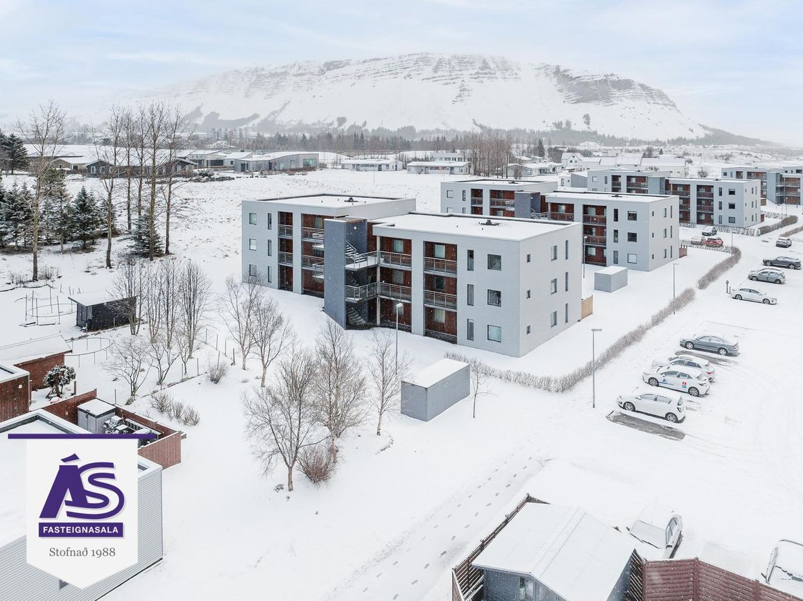 Klapparhlíð 32, 270 Mosfellsbær