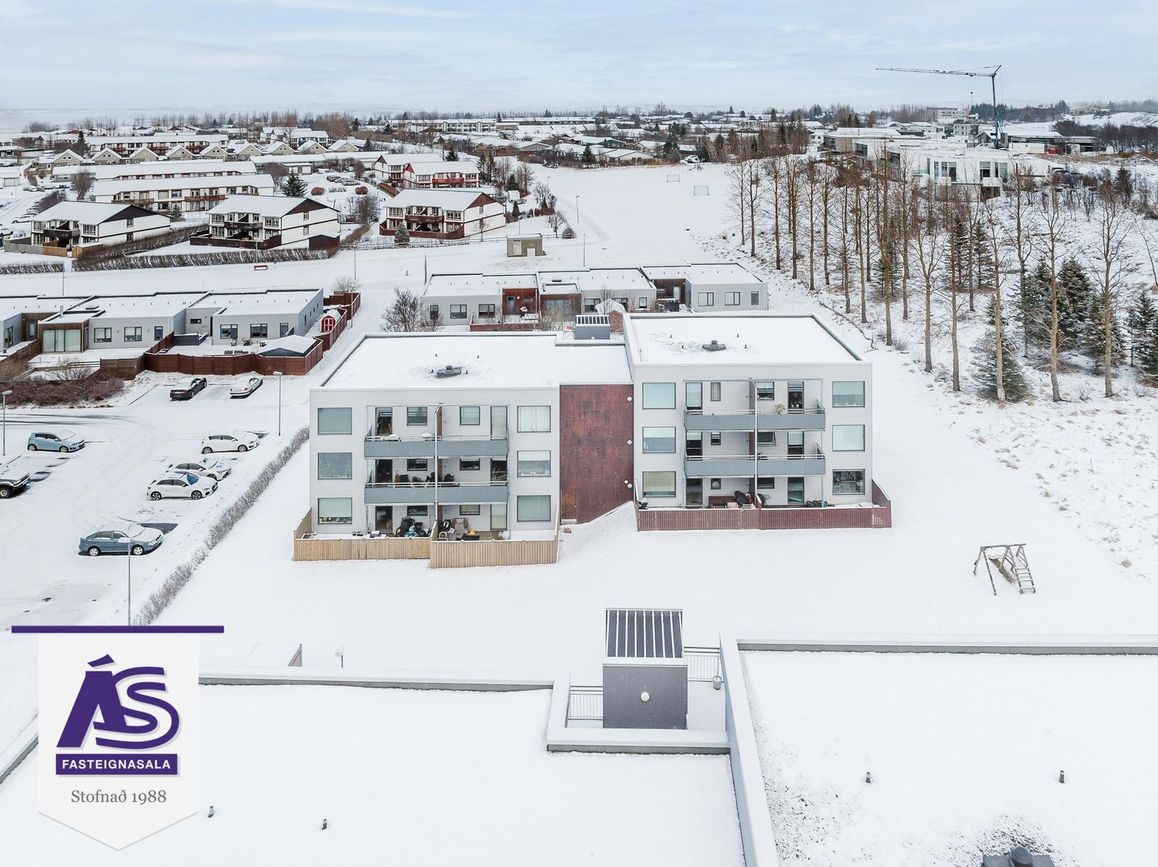 Klapparhlíð 32, 270 Mosfellsbær