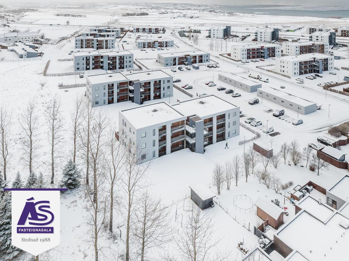 Klapparhlíð 32, 270 Mosfellsbær
