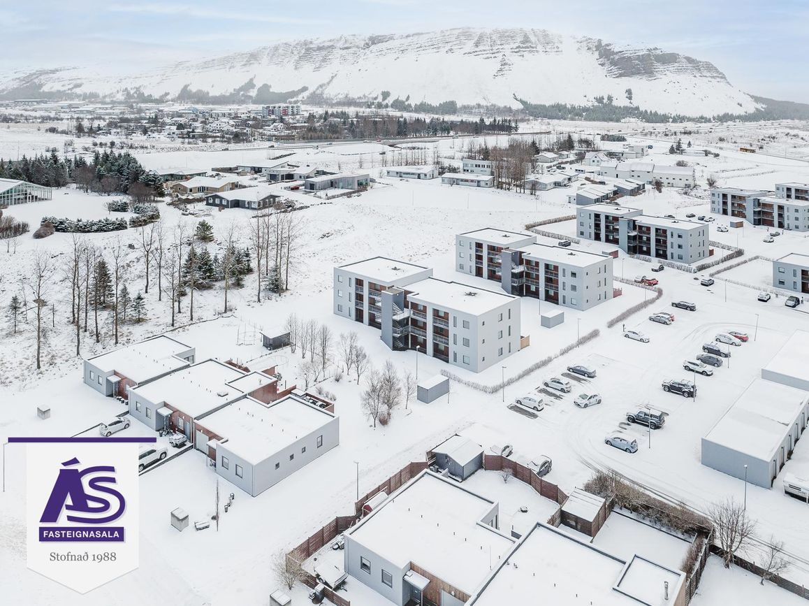 Klapparhlíð 32, 270 Mosfellsbær
