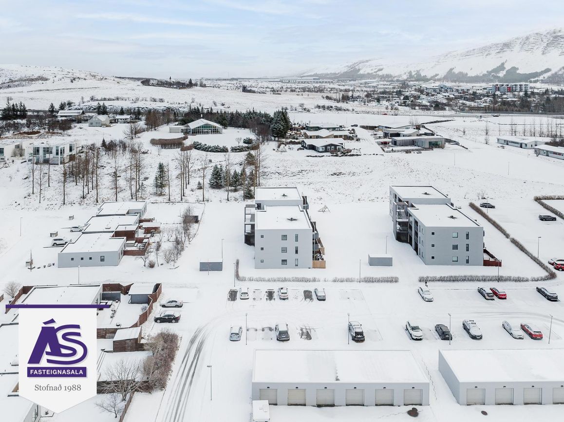 Klapparhlíð 32, 270 Mosfellsbær
