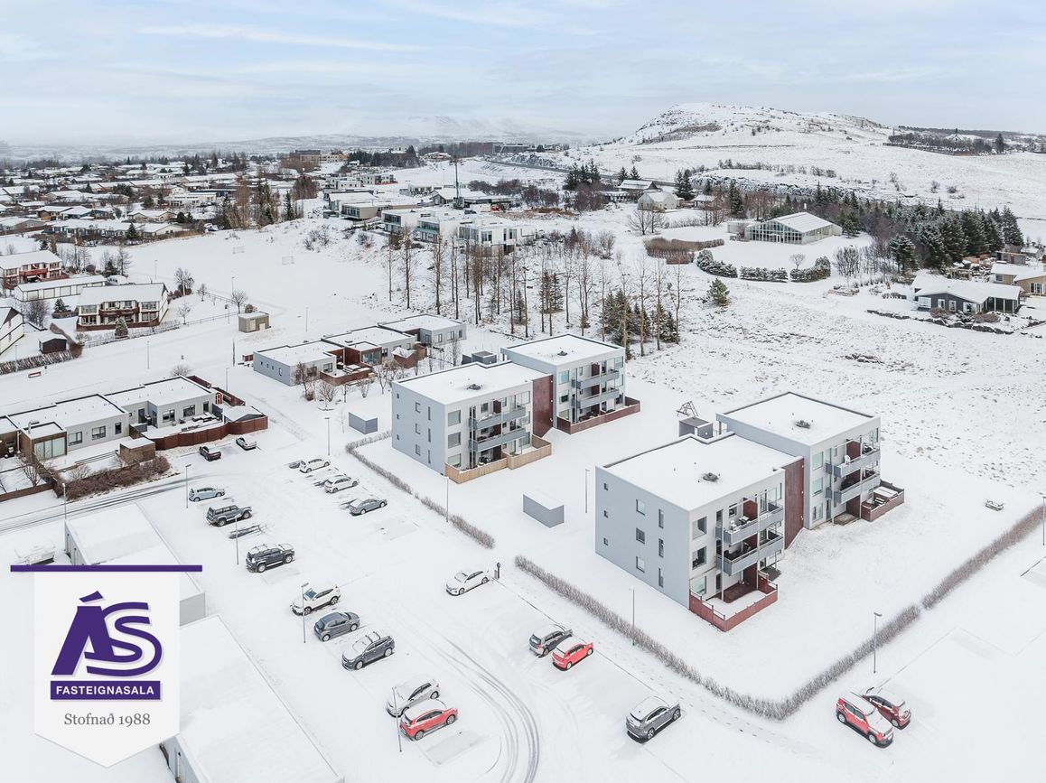 Klapparhlíð 32, 270 Mosfellsbær