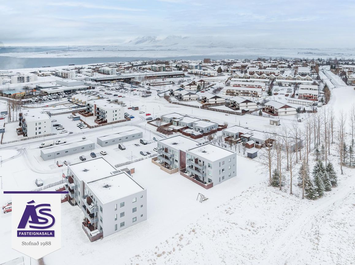 Klapparhlíð 32, 270 Mosfellsbær